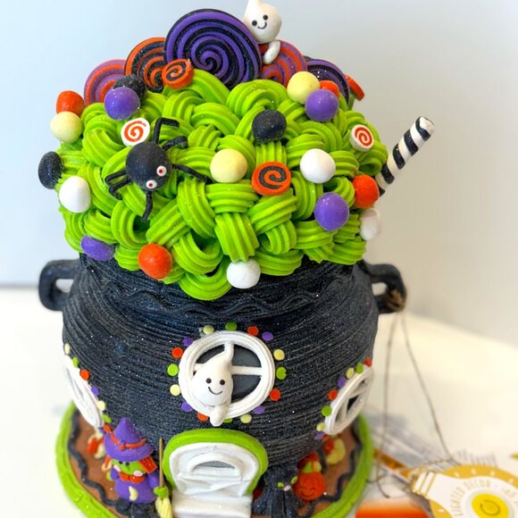 Candy Corn Lane Illuminated Glitter Cauldron new for 2025 - Picture 1 of 4